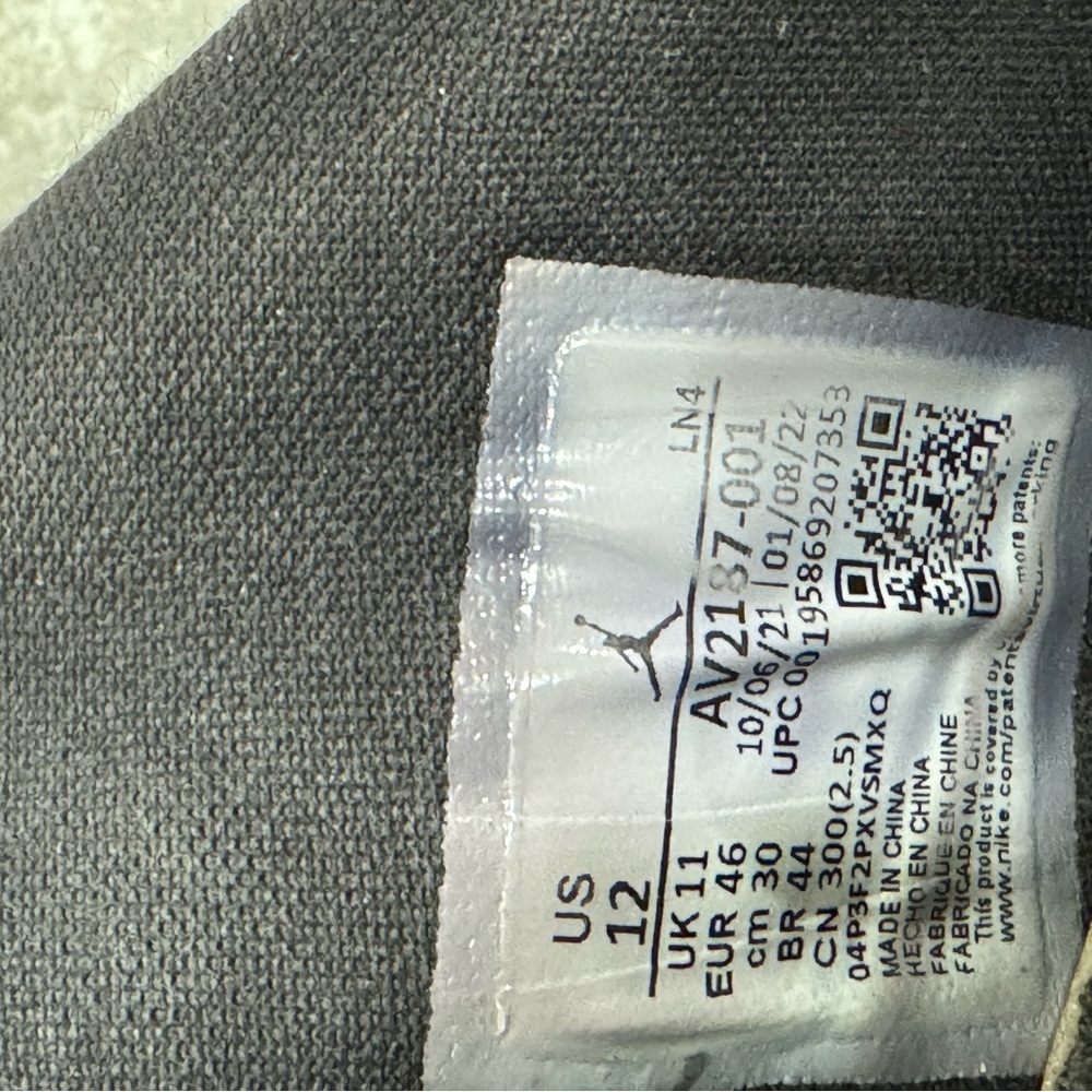 Size 12 - Jordan 11 Retro Low 72-10 - Picture 5 of 5